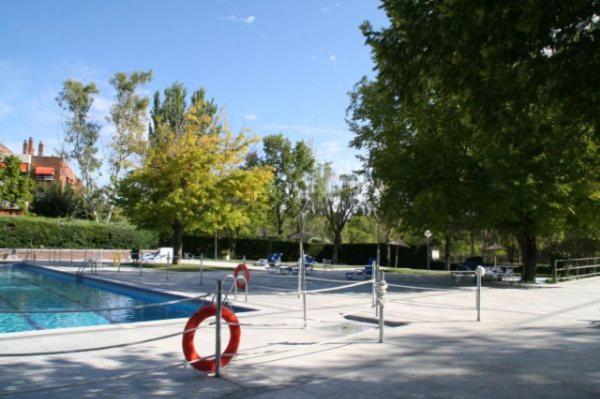 اتاق لوکس, Modern B&b Somosaguas