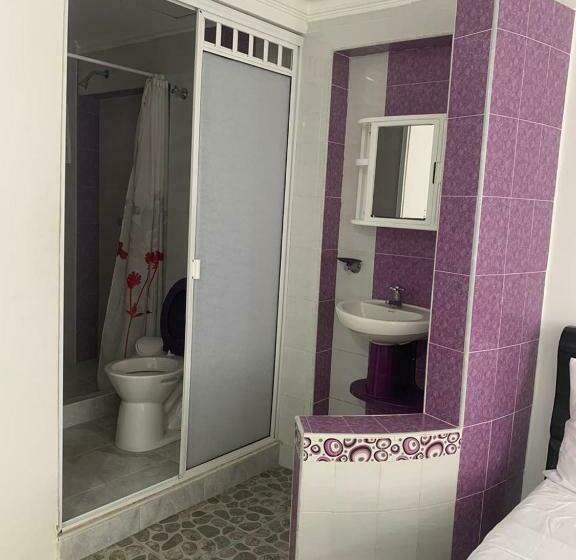 غرفة عائلية, Posada Cocos Place