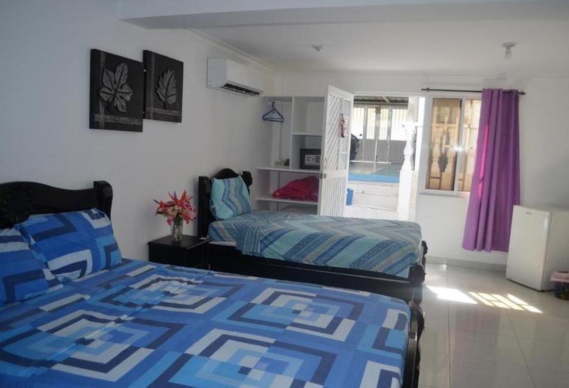 غرفة عائلية, Posada Cocos Place