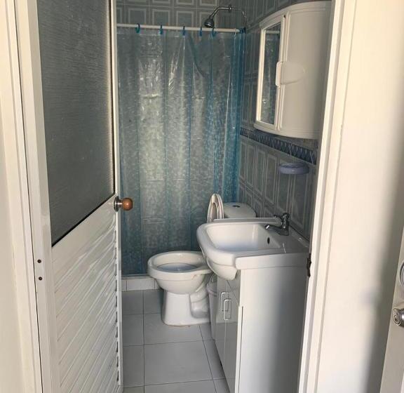اتاق استاندارد سه نفره, Posada Cocos Place