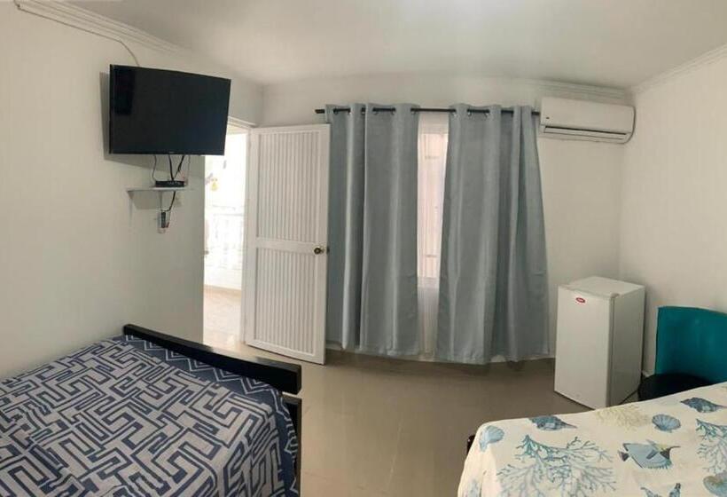 غرفة قياسية ثلاثية, Posada Cocos Place