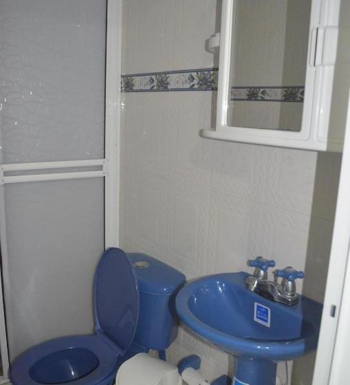 غرفة قياسية ثلاثية, Posada Cocos Place