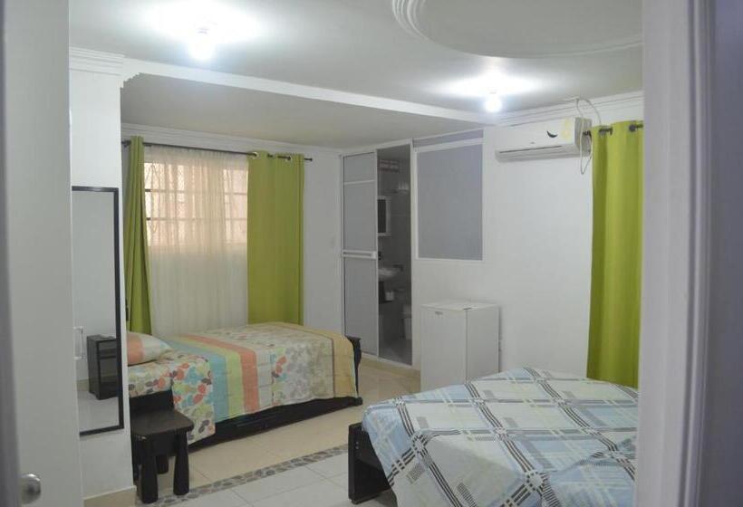 اتاق استاندارد سه نفره, Posada Cocos Place