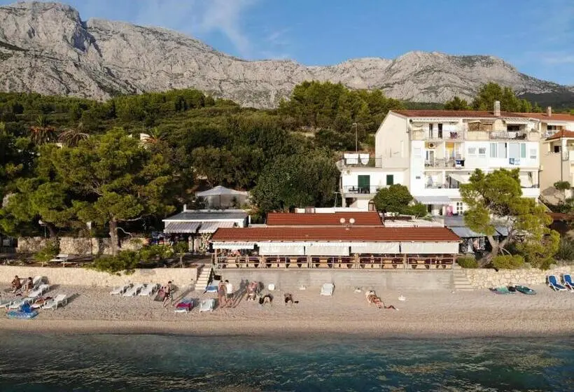 اتاق ساده سه نفره, Apartmani Daša Tučepi
