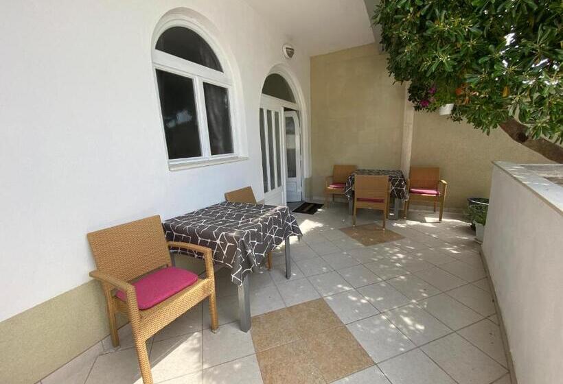 Standard Stúdió Terasszal, Apartmani Daša Tučepi