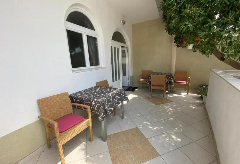 استودیو استاندارد با تراس, Apartmani Daša Tučepi