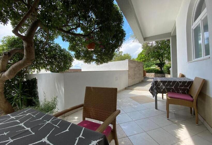 Standard Stúdió Terasszal, Apartmani Daša Tučepi