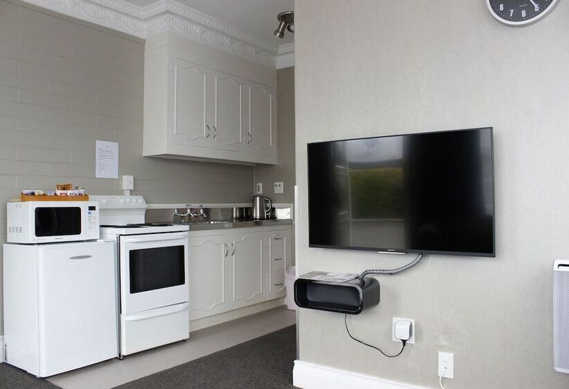 آپارتمان 1 خوابه, Colonial Motel