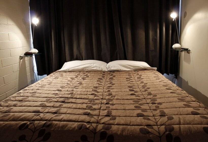 آپارتمان 1 خوابه, Colonial Motel