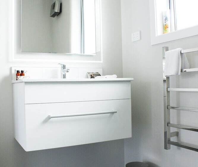 آپارتمان سوپریور 2 خوابه, Colonial Motel