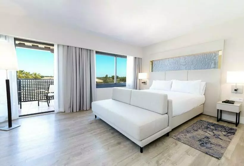 キングサイズベッドのデラックスルーム, Doubletree By Hilton Islantilla Beach Golf Resort