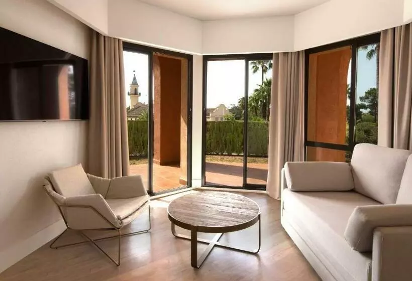 キングサイズベッドのスイートルーム, Doubletree By Hilton Islantilla Beach Golf Resort