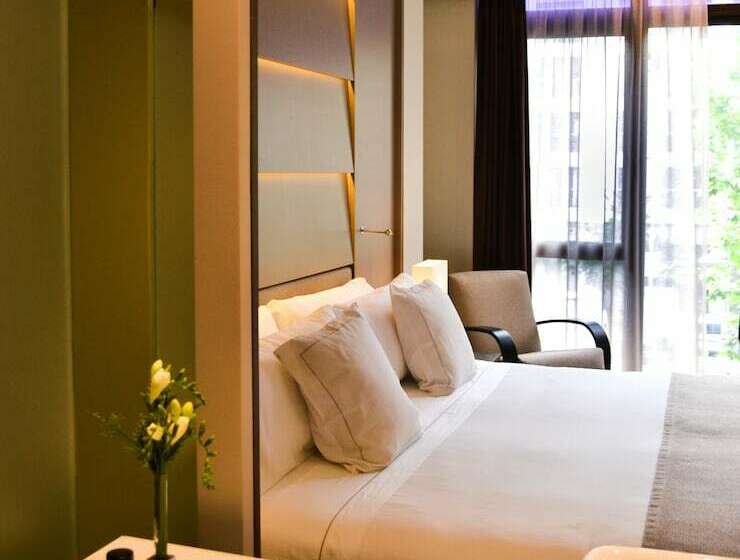 اتاق سوپریور, America Barcelona