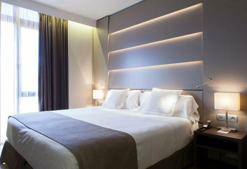 اتاق استاندارد چهار تخته, America Barcelona