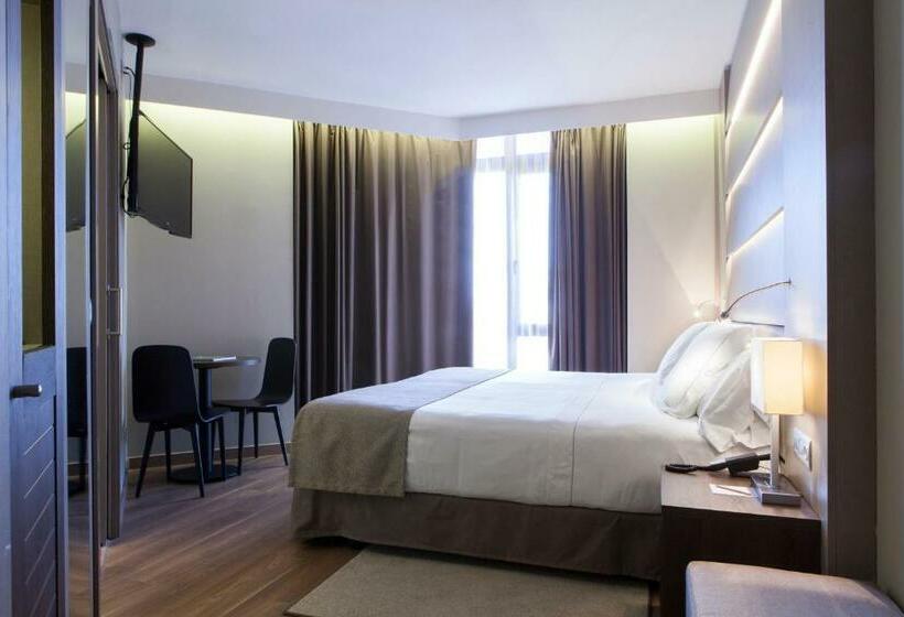 اتاق استاندارد چهار تخته, America Barcelona