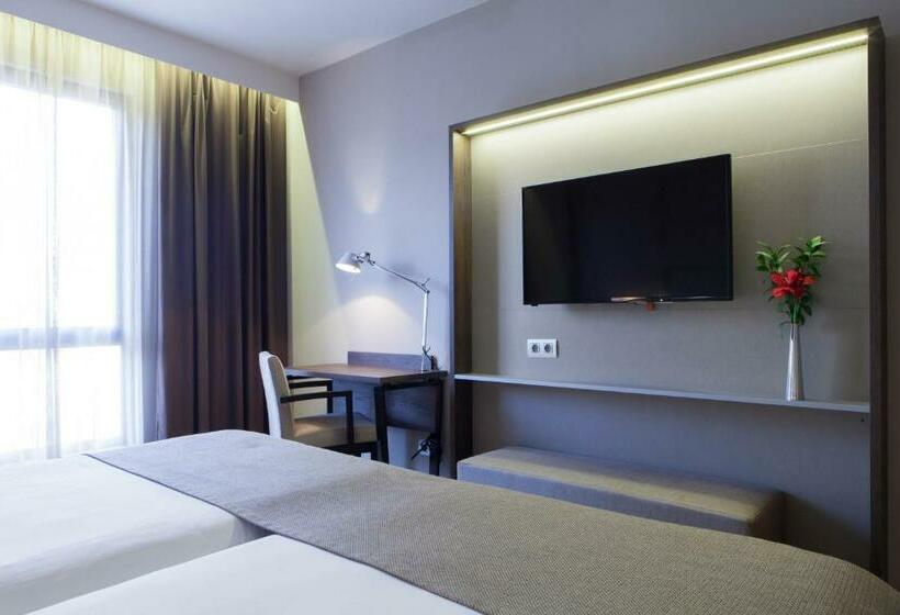 اتاق استاندارد چهار تخته, America Barcelona