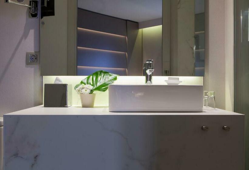 اتاق استاندارد چهار تخته, America Barcelona