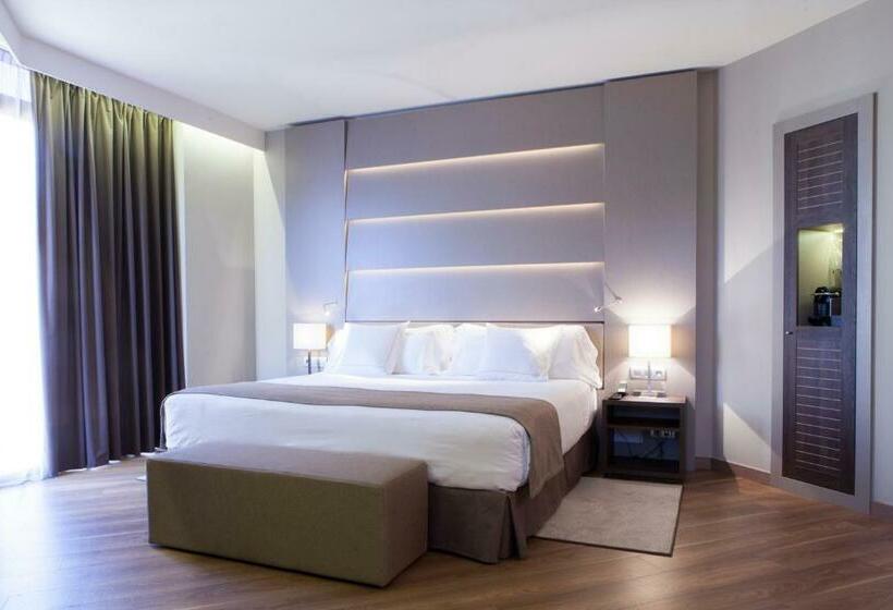 سوییت جونیور, America Barcelona