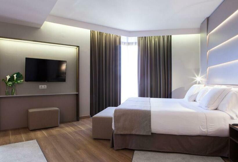 سوییت جونیور, America Barcelona