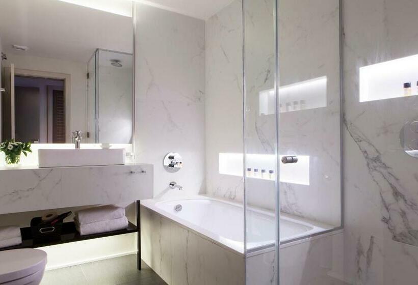 سوییت جونیور, America Barcelona