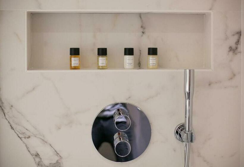 سوییت جونیور, America Barcelona