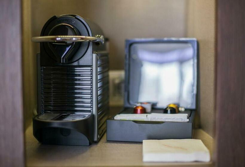 سوییت جونیور, America Barcelona