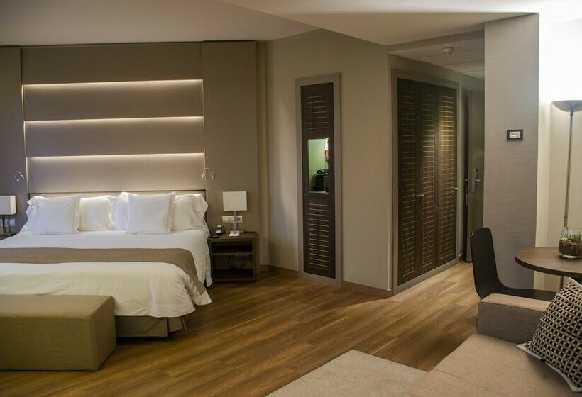 سوییت جونیور, America Barcelona