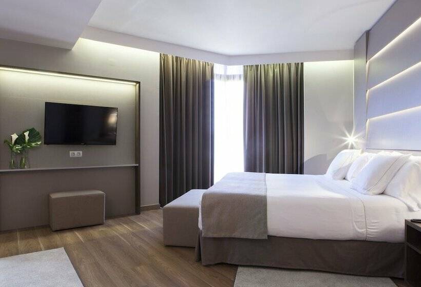 سوییت جونیور, America Barcelona