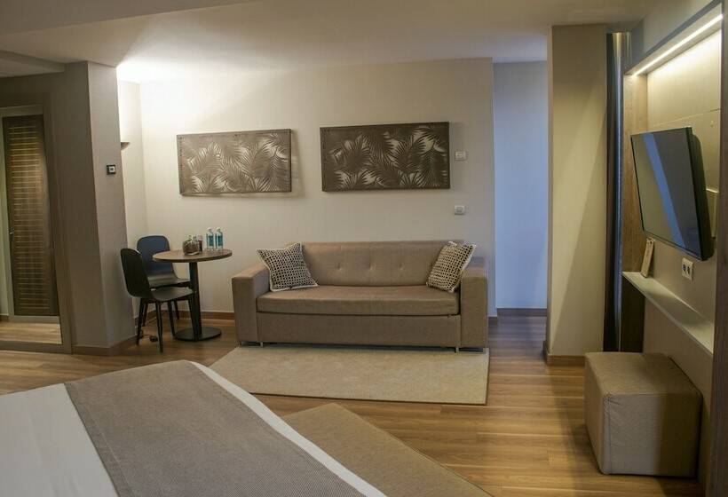 سوییت جونیور, America Barcelona