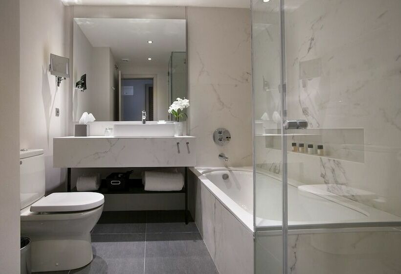 سوییت جونیور, America Barcelona