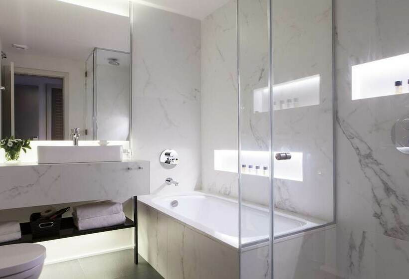 سوییت جونیور, America Barcelona