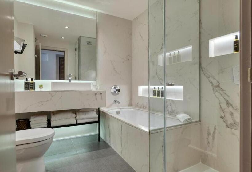 سوییت جونیور, America Barcelona