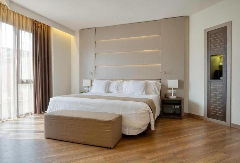 سوییت جونیور, America Barcelona