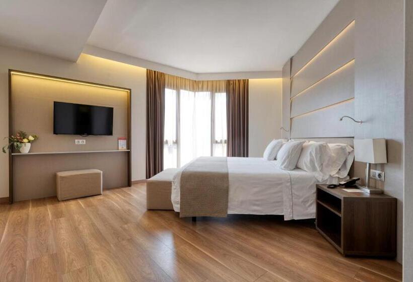 سوییت جونیور, America Barcelona