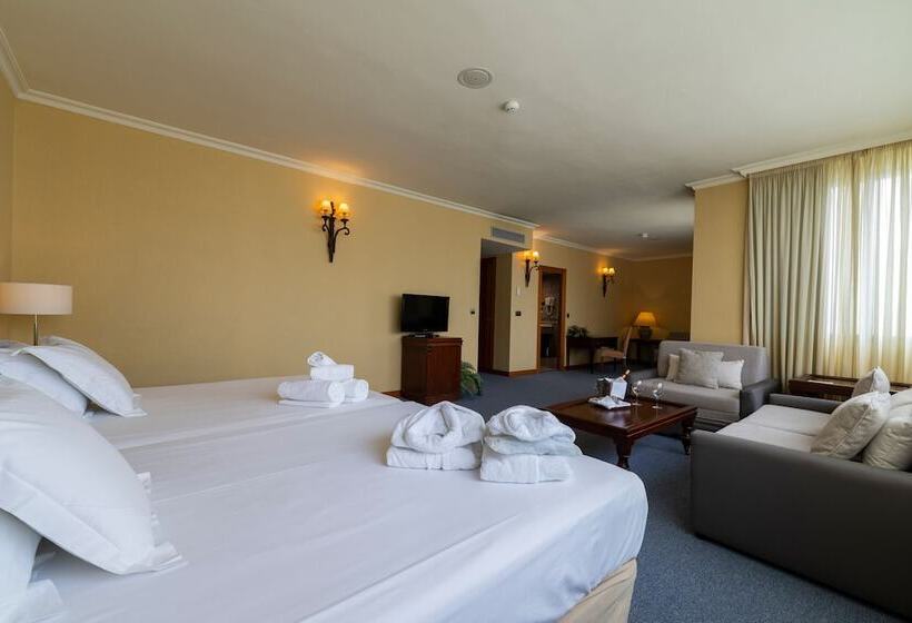 주니어 스위트, Antequera Hills