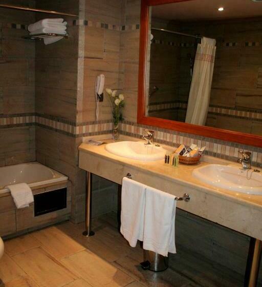 스탠다드 트리플 룸, Antequera Hills