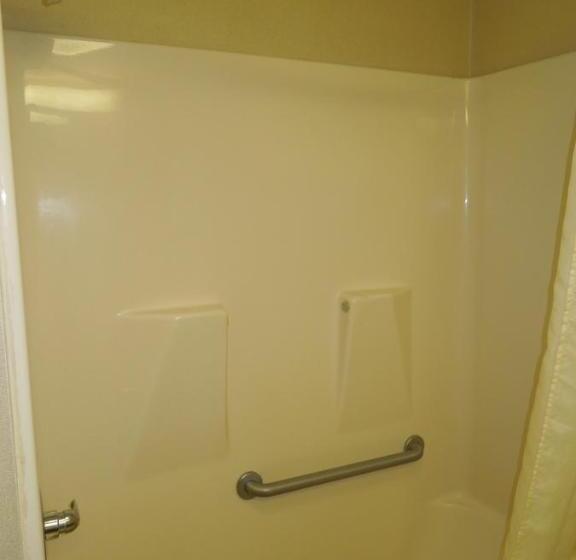 Номер Стандарт Кровать Кинг Адаптированный для Инвалидов, Best Western Airport Inn & Suites Cleveland