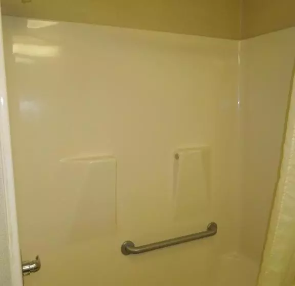 Standard-invahuone King-vuode, Best Western Airport Inn & Suites Cleveland