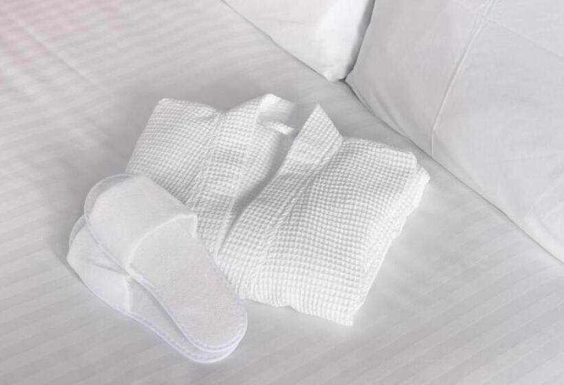 オーシャンビュージュニアスイート, Best Western Carlton