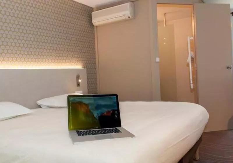 スーペリアールーム, Brit Hotel Avignon Sud Le Calendal