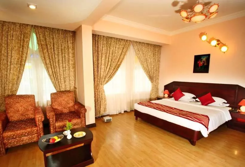 Executive Suite, Fort Munnar