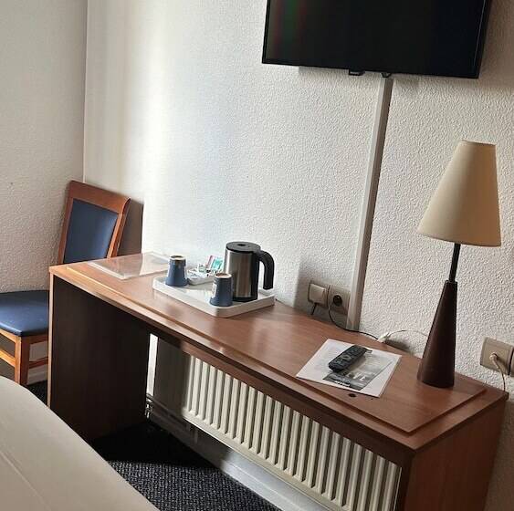 Номер Стандарт, Kyriad Marne La Vallee Torcy