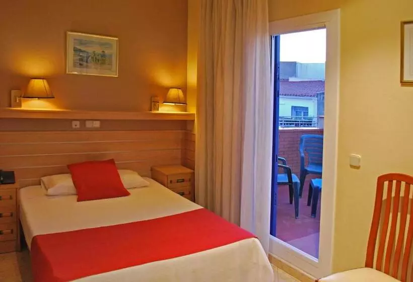 Balkonlu Standart Oda, Piccadilly Sitges
