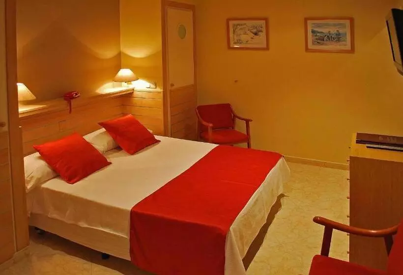 Balkonlu Standart Oda, Piccadilly Sitges