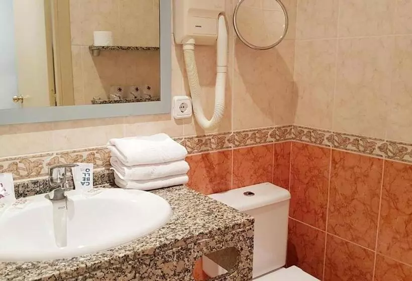 Standart Oda, Piccadilly Sitges
