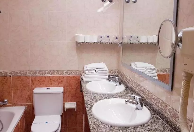 Standart Oda, Piccadilly Sitges