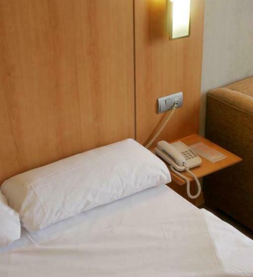 شقة من غرفة نوم واحدة متصلة, Posadas De Espana Paterna