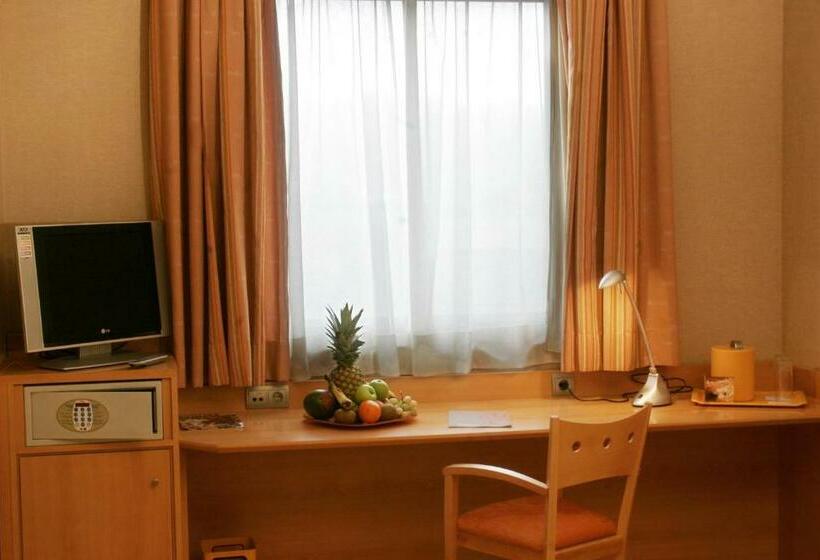 شقة من غرفة نوم واحدة متصلة, Posadas De Espana Paterna