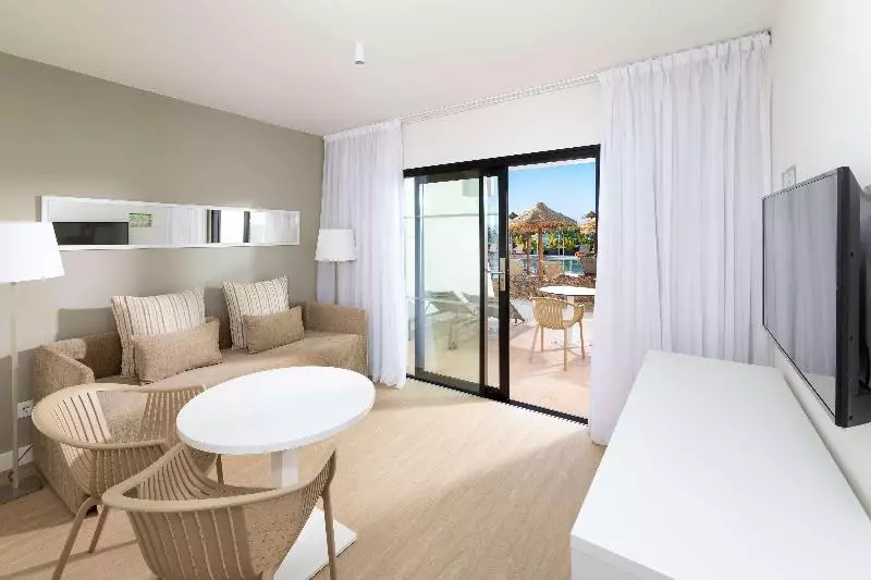 سوئیت جونیور با تراس, Sol Fuerteventura Jandia - All Suites