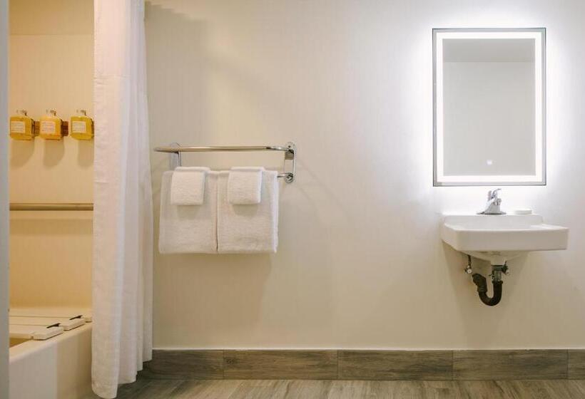 غرفة قياسية لذوى الاحتياجات الخاصة, Sonder Solarena